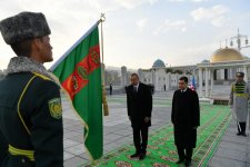 Official welcome ceremony held for Azerbaijani president in Ashgabat (PHOTO)