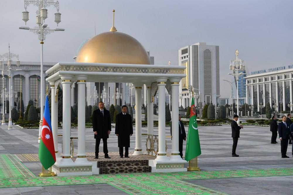 Official welcome ceremony held for Azerbaijani president in Ashgabat (PHOTO)