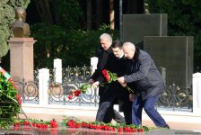 Azerbaijani public reveres memory of great leader Heydar Aliyev (PHOTO)