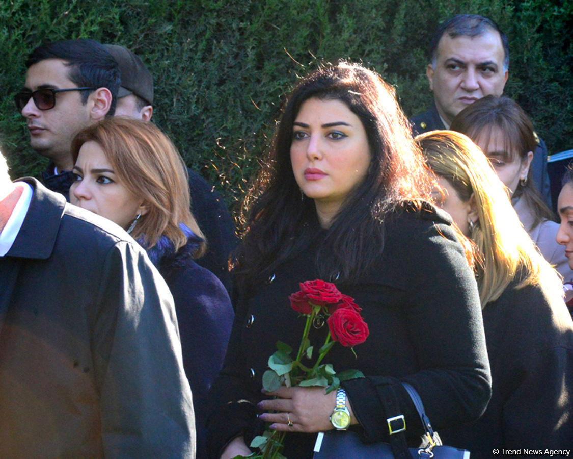 Azerbaijani public reveres memory of great leader Heydar Aliyev (PHOTO)