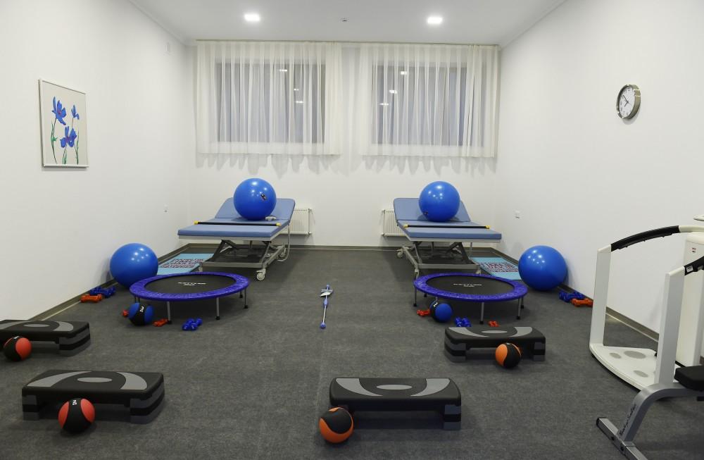 Azerbaijani president, first lady view newly-renovated Medical Rehabilitation Institute (PHOTO)