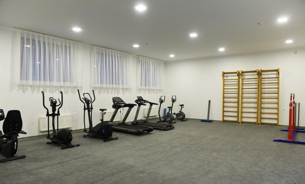Azerbaijani president, first lady view newly-renovated Medical Rehabilitation Institute (PHOTO)