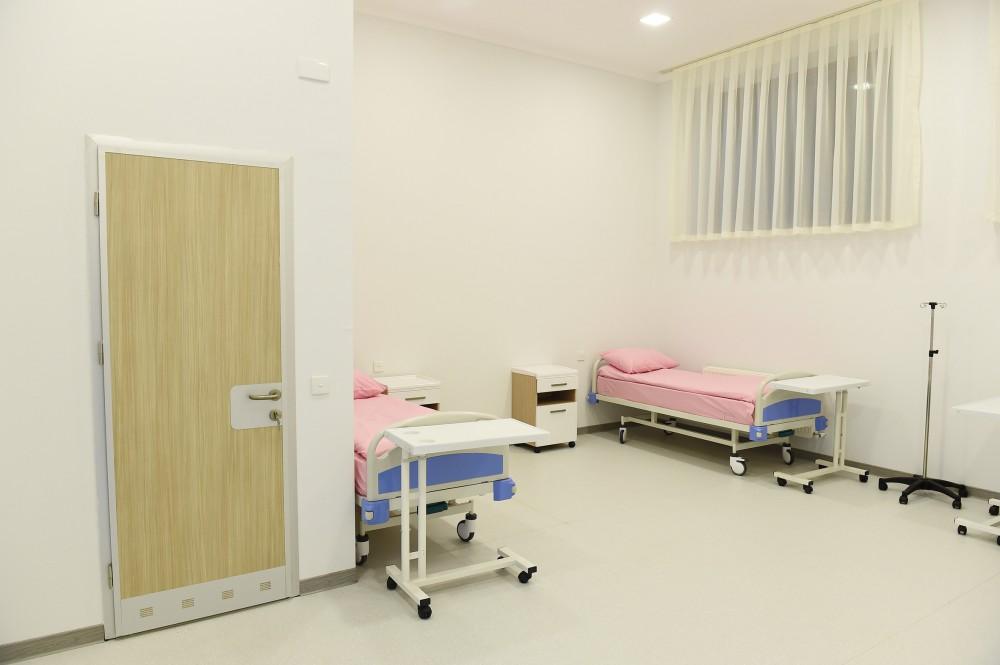 Azerbaijani president, first lady view newly-renovated Medical Rehabilitation Institute (PHOTO)