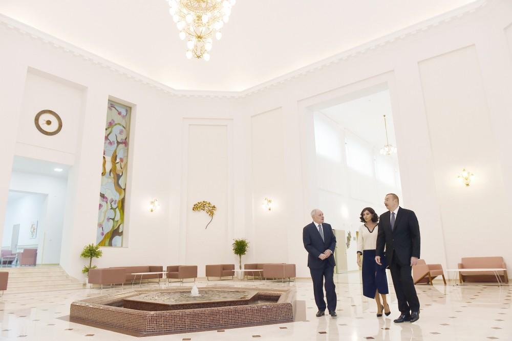 Azerbaijani president, first lady view newly-renovated Medical Rehabilitation Institute (PHOTO)