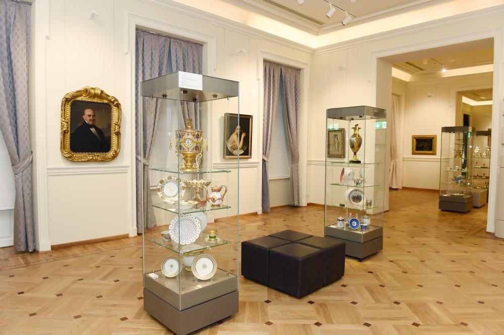 Azerbaijani president, first lady inaugurate building of National Museum of Art after overhaul (PHOTO)