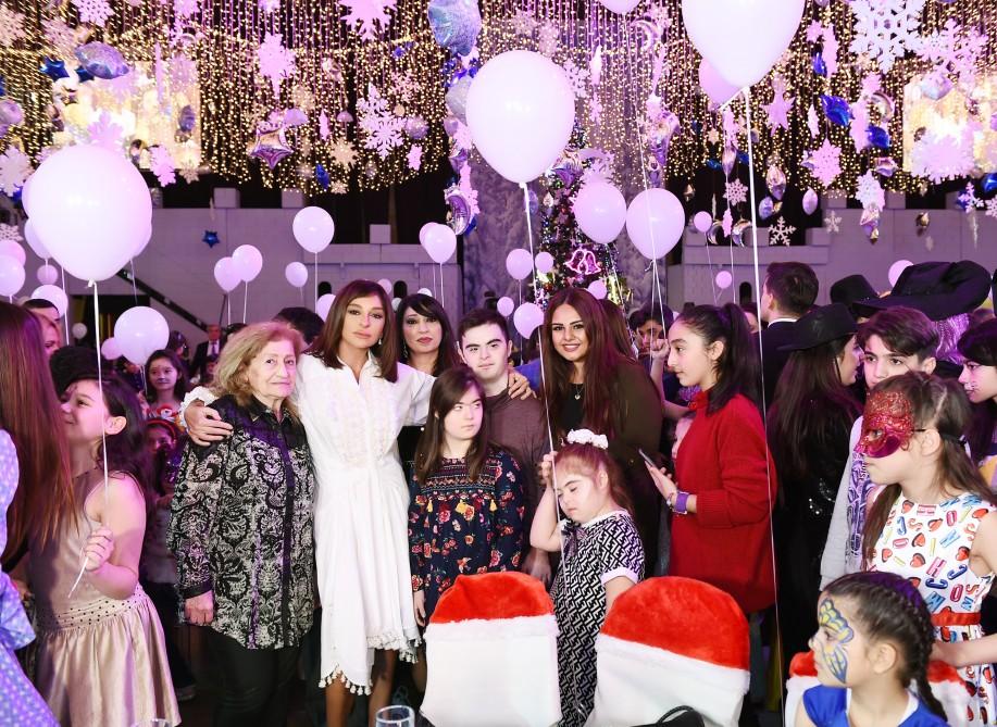 First VP Mehriban Aliyeva attends traditional New Year party for children (PHOTO)