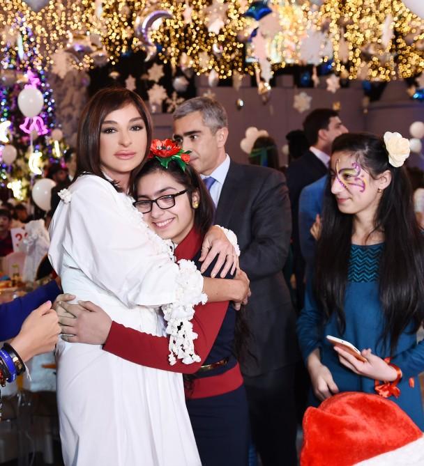 First VP Mehriban Aliyeva attends traditional New Year party for children (PHOTO)