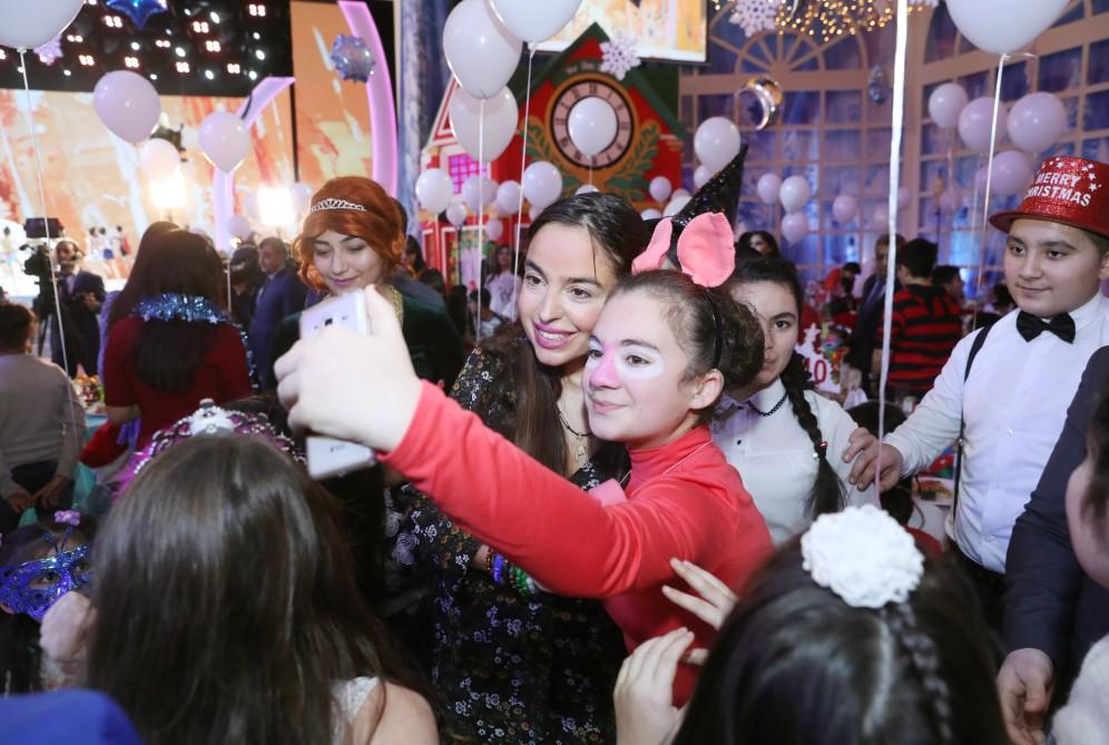 First VP Mehriban Aliyeva attends traditional New Year party for children (PHOTO)