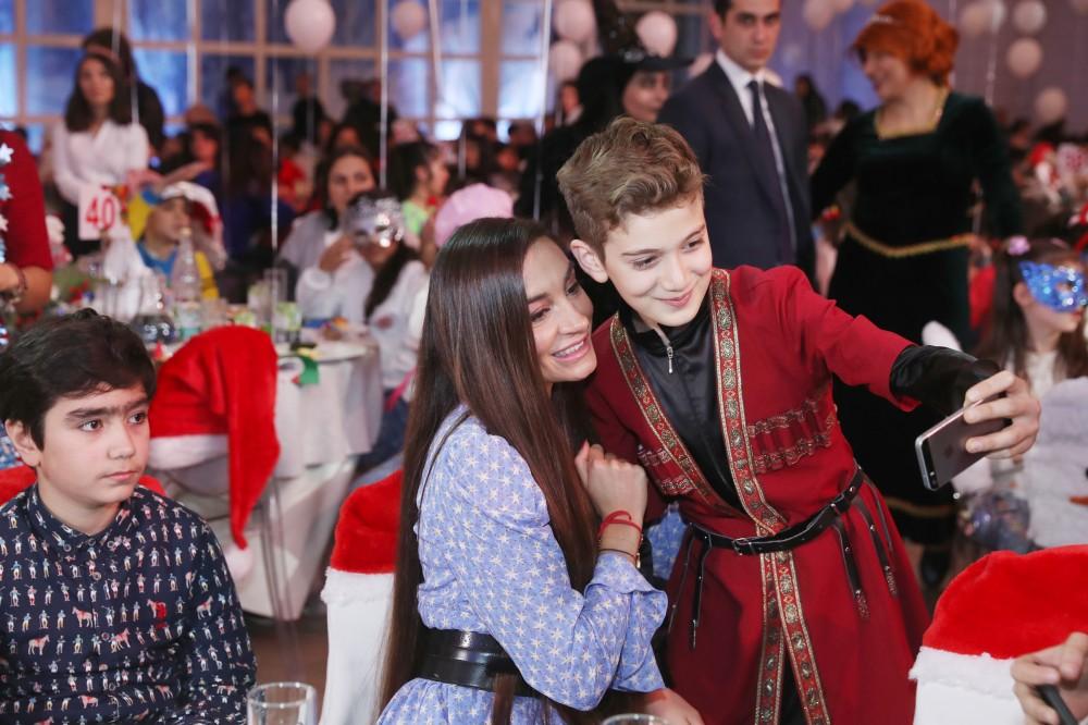 First VP Mehriban Aliyeva attends traditional New Year party for children (PHOTO)