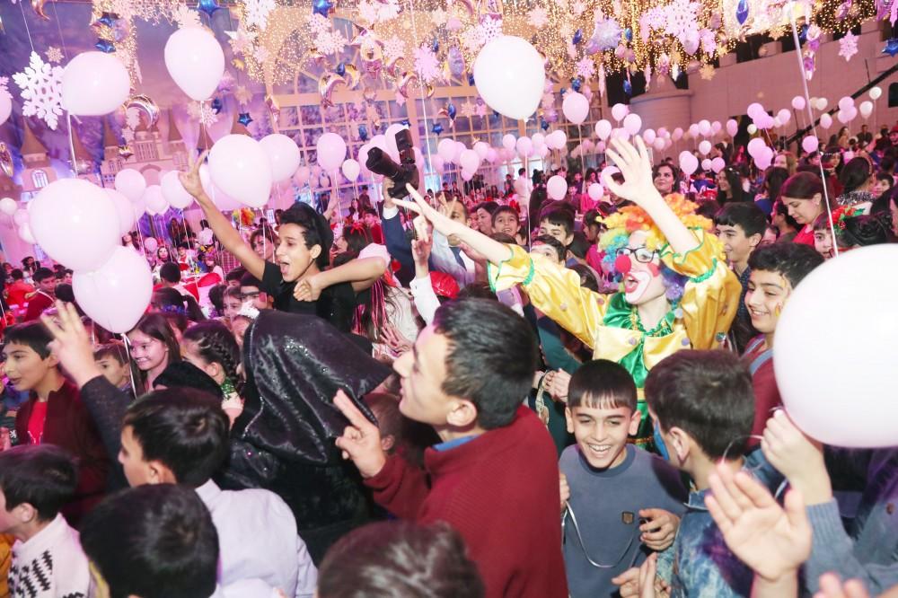 First VP Mehriban Aliyeva attends traditional New Year party for children (PHOTO)