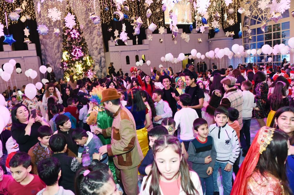 First VP Mehriban Aliyeva attends traditional New Year party for children (PHOTO)