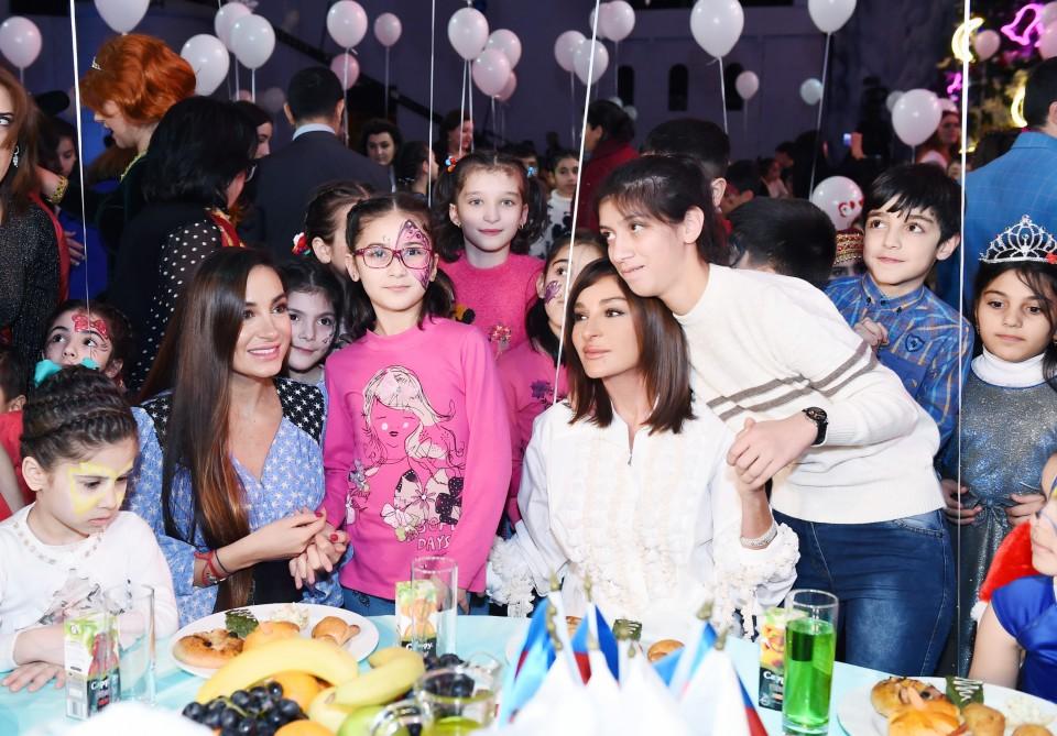 First VP Mehriban Aliyeva attends traditional New Year party for children (PHOTO)
