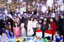 First VP Mehriban Aliyeva attends traditional New Year party for children (PHOTO)