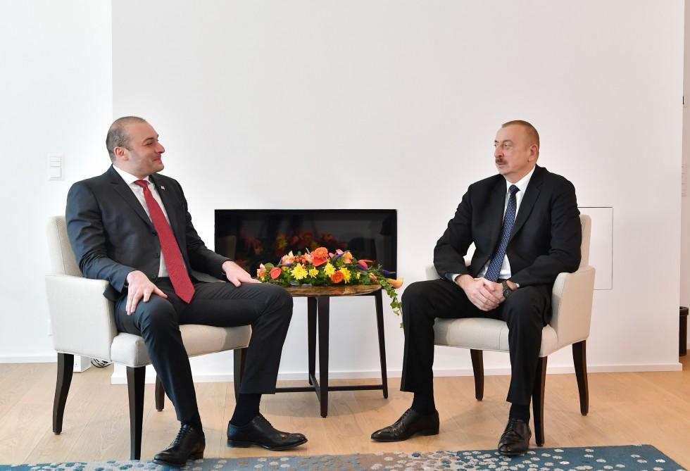 President Ilham Aliyev meets Georgian PM in Davos (PHOTO)