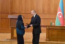 President Ilham Aliyev, First Lady Mehriban Aliyeva meet martyr families (PHOTO)
