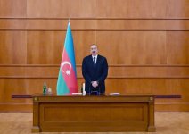 President Ilham Aliyev, First Lady Mehriban Aliyeva meet martyr families (PHOTO)