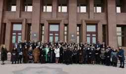 President Ilham Aliyev, First Lady Mehriban Aliyeva meet martyr families (PHOTO)