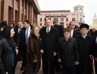 President Ilham Aliyev, First Lady Mehriban Aliyeva meet martyr families (PHOTO)