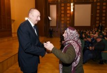 President Ilham Aliyev, First Lady Mehriban Aliyeva meet martyr families (PHOTO)