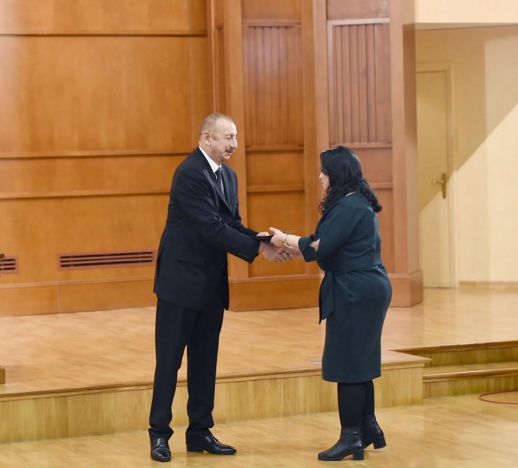 President Ilham Aliyev, First Lady Mehriban Aliyeva meet martyr families (PHOTO)