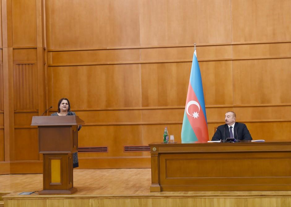 President Ilham Aliyev, First Lady Mehriban Aliyeva meet martyr families (PHOTO)