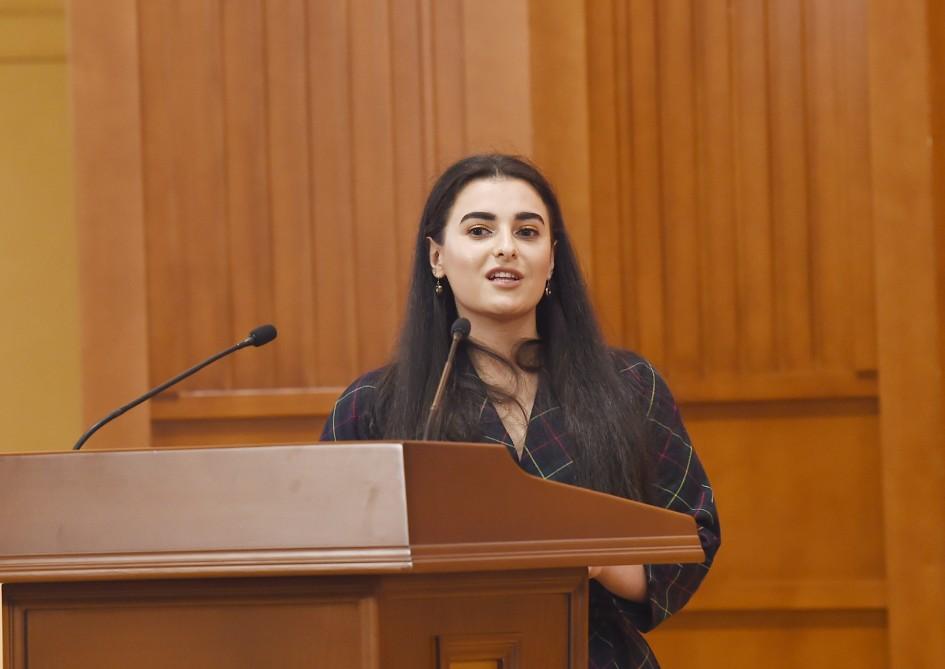 President Ilham Aliyev, First Lady Mehriban Aliyeva meet martyr families (PHOTO)