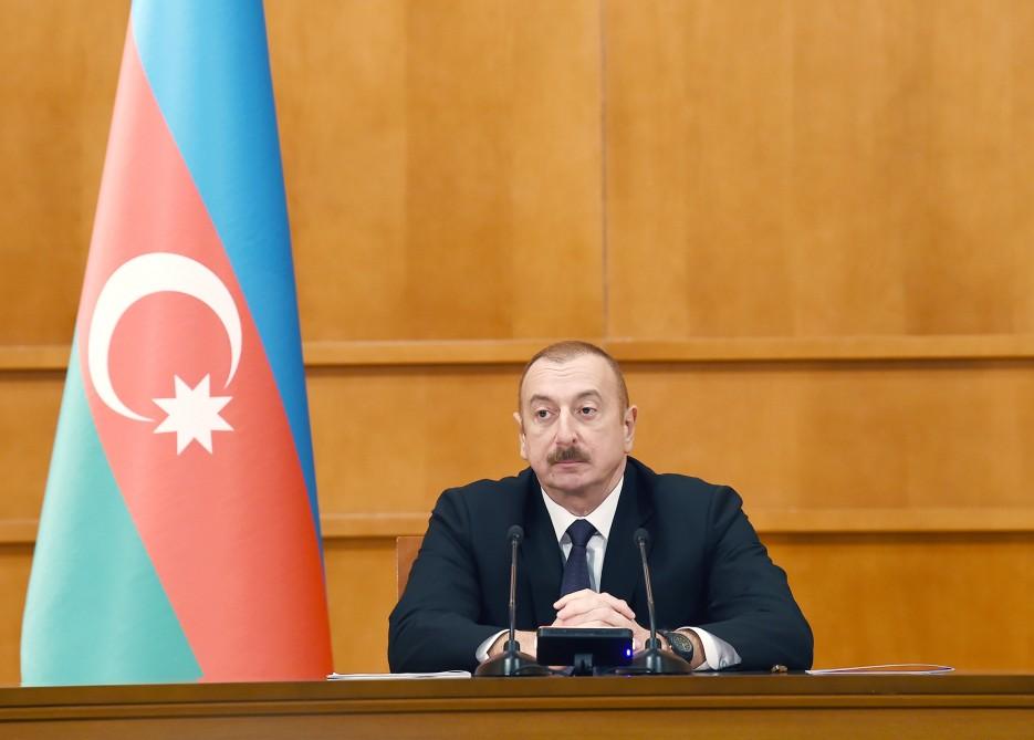 President Ilham Aliyev, First Lady Mehriban Aliyeva meet martyr families (PHOTO)