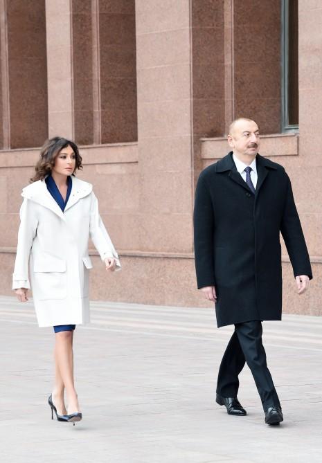 President Ilham Aliyev, First Lady Mehriban Aliyeva meet martyr families (PHOTO)