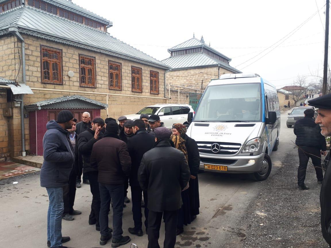 Azerbaijani public association reps meet residents of earthquake-affected regions (PHOTO)