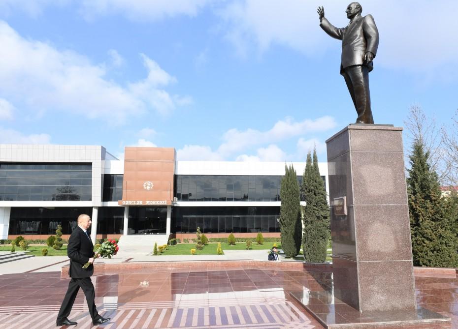 President Ilham Aliyev arrives in Beylagan district for visit (PHOTO)