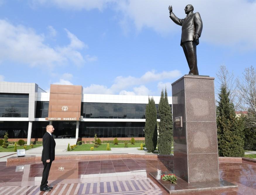 President Ilham Aliyev arrives in Beylagan district for visit (PHOTO)
