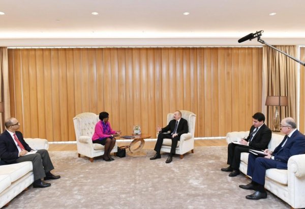 President Ilham Aliyev meets World Bank Regional Director for S.Caucasus (PHOTO)