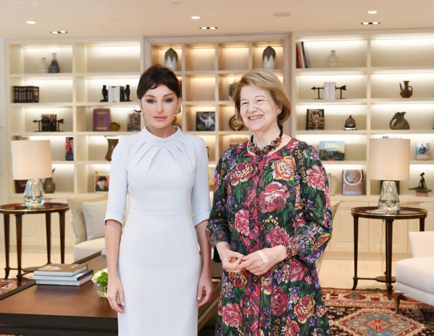 Azerbaijan's First VP meets UK Prime Minister's Trade Envoy (PHOTO)