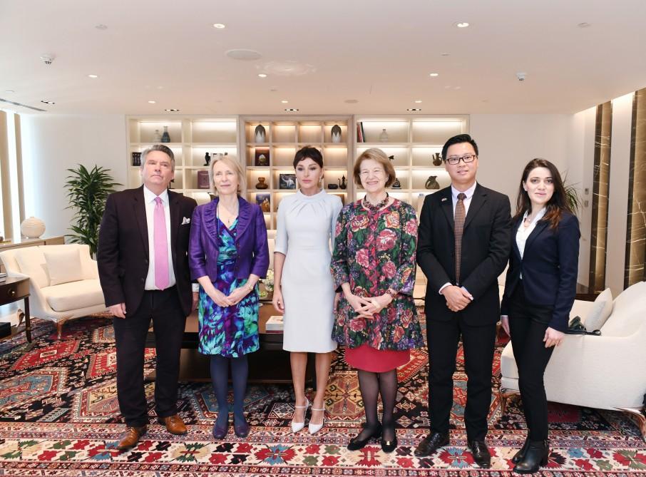 Azerbaijan's First VP meets UK Prime Minister's Trade Envoy (PHOTO)
