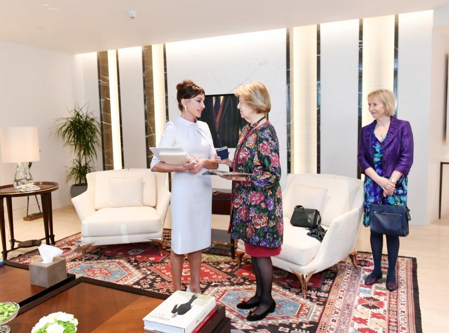 Azerbaijan's First VP meets UK Prime Minister's Trade Envoy (PHOTO)