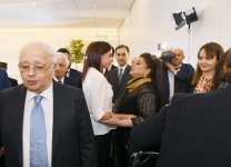 Azerbaijani president, first lady meet culture, art figures (PHOTO)