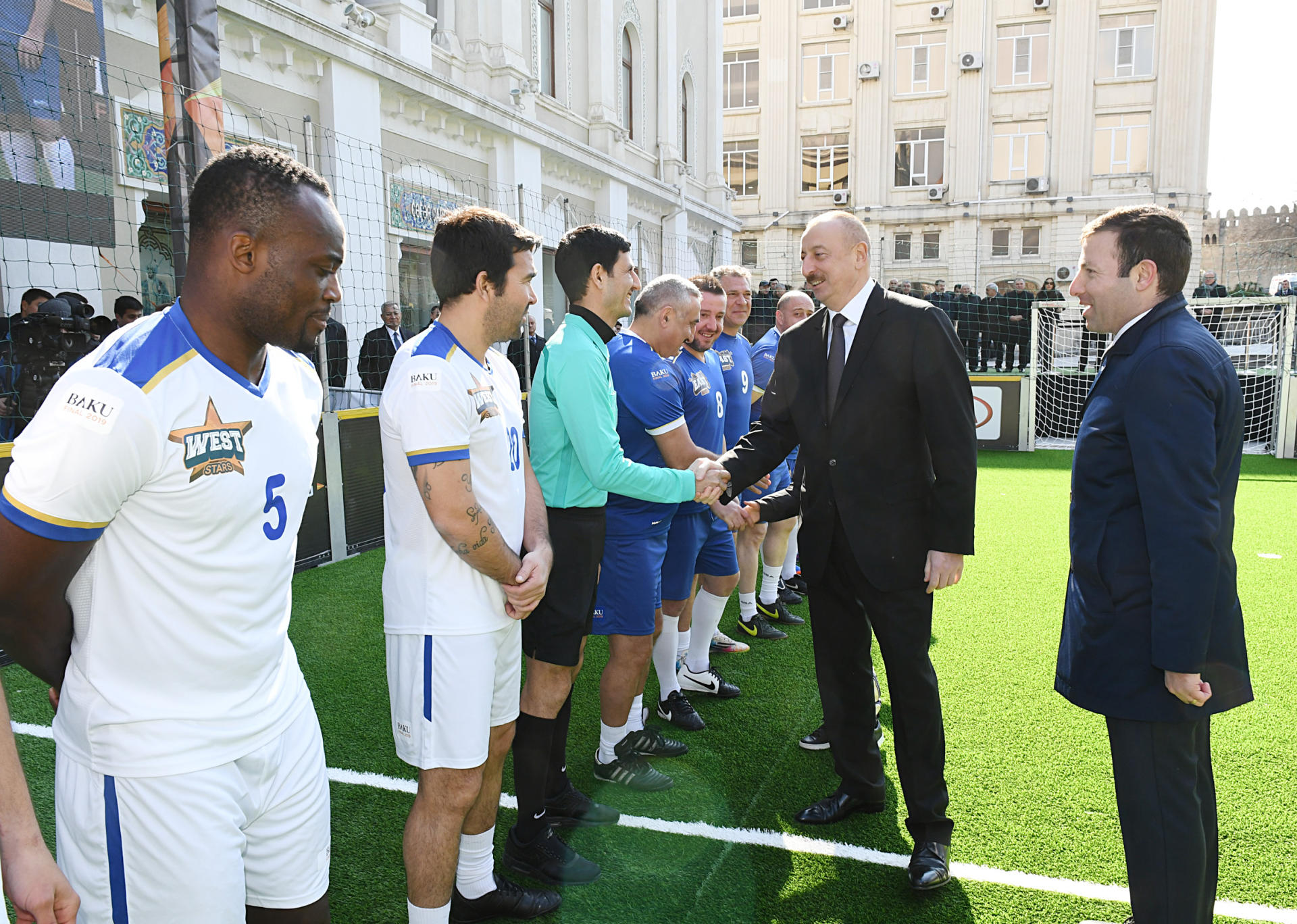 Azerbaijani president watches "Baku 2019: Stars Final" (PHOTO)