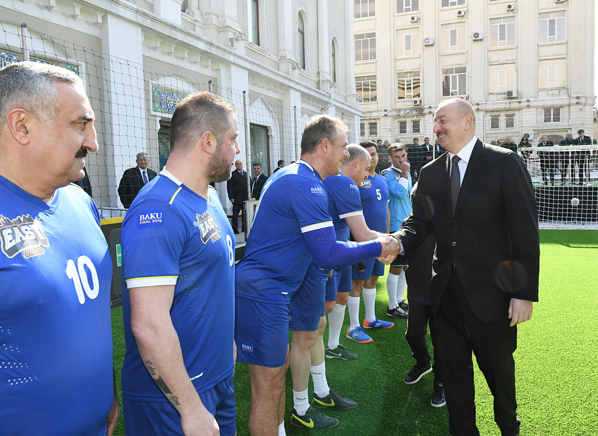 Azerbaijani president watches "Baku 2019: Stars Final" (PHOTO)