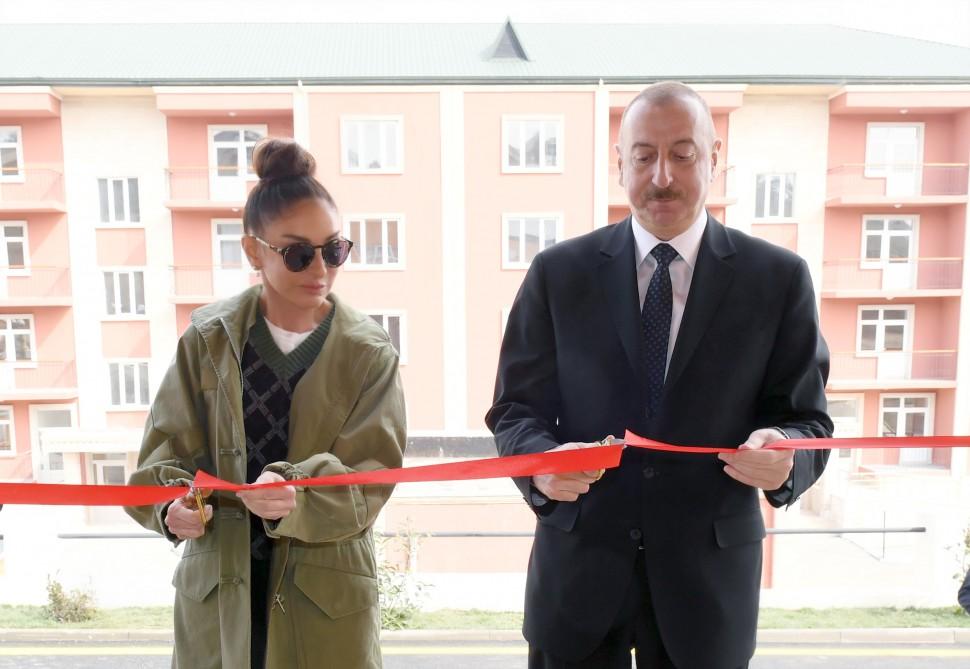 Azerbaijani president, first lady arrive in Shamakhi district for visit (PHOTO)