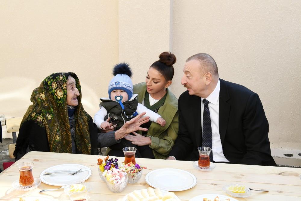 Azerbaijani president, first lady arrive in Shamakhi district for visit (PHOTO)