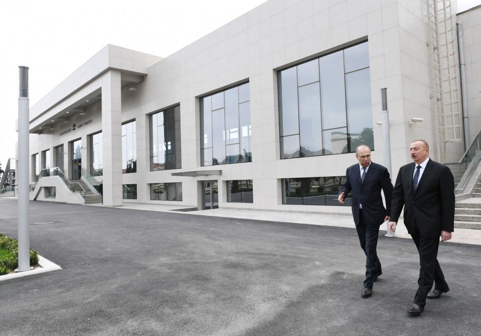 President Ilham Aliyev views conditions created at Bakmil station of Baku Metro after major overhaul (PHOTO)