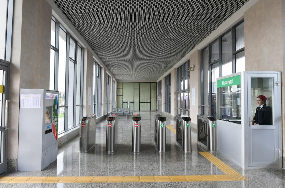 President Ilham Aliyev views conditions created at Bakmil station of Baku Metro after major overhaul (PHOTO)