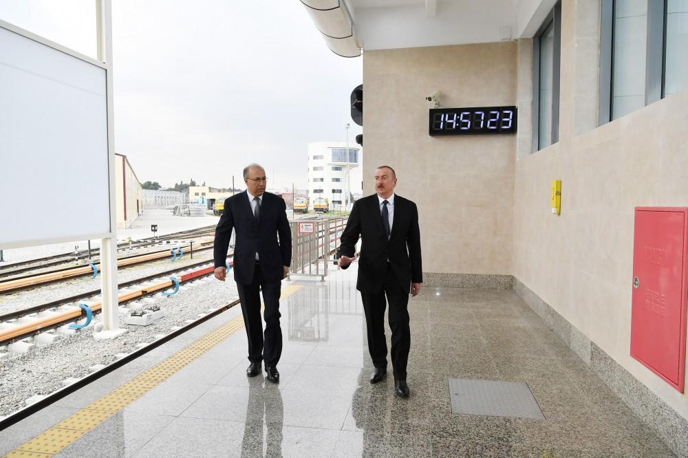 President Ilham Aliyev views conditions created at Bakmil station of Baku Metro after major overhaul (PHOTO)