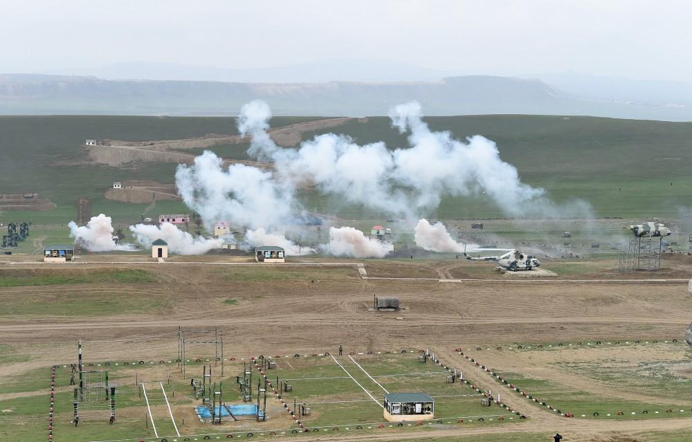 President Ilham Aliyev visits military unit of Special Forces of Defense Ministry (PHOTO)