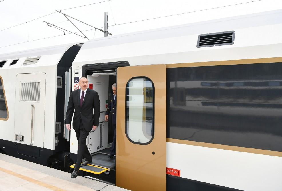 President Ilham Aliyev views passenger train to run on Baku-Tbilisi- Kars route (PHOTO)