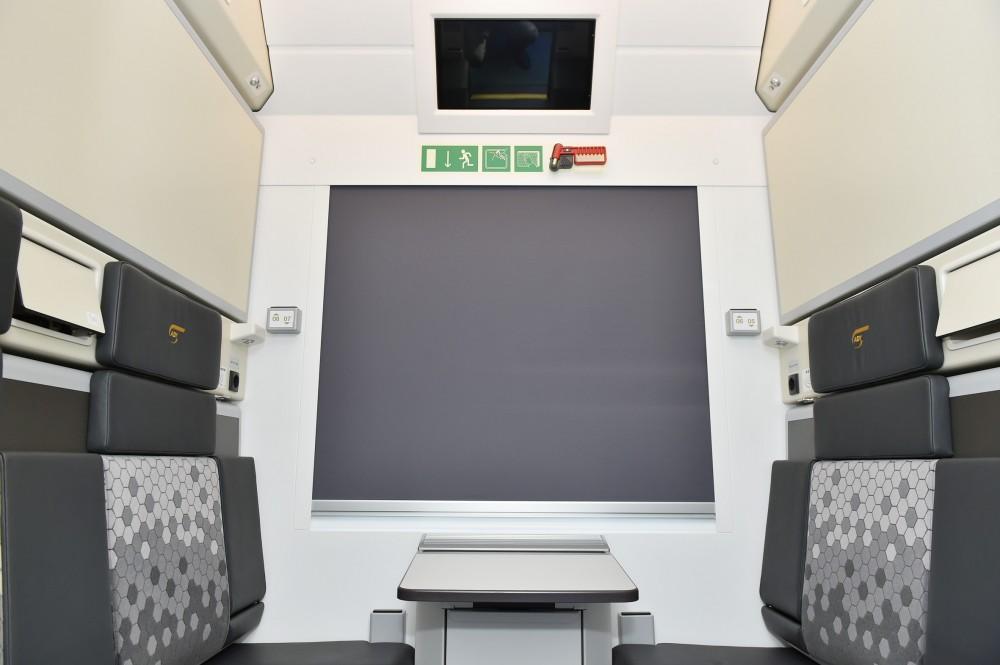 President Ilham Aliyev views passenger train to run on Baku-Tbilisi- Kars route (PHOTO)