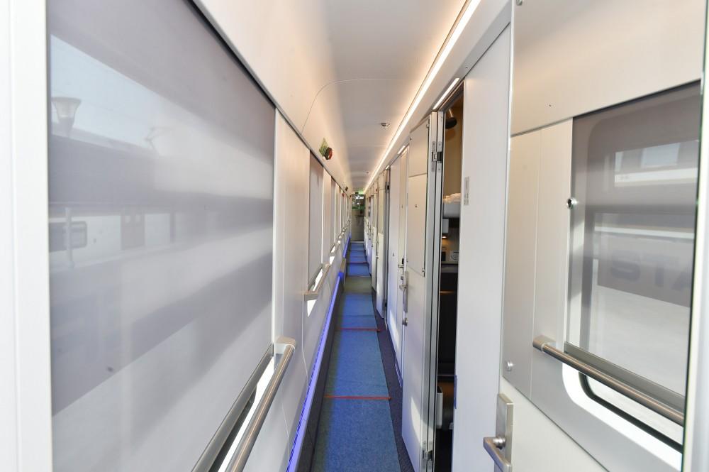 President Ilham Aliyev views passenger train to run on Baku-Tbilisi- Kars route (PHOTO)