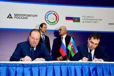 Azerbaijan, Russia ink co-op agreements (PHOTO)