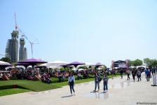 Fans of Formula 1 SOCAR Azerbaijan Grand Prix at Baku Boulevard (PHOTO)