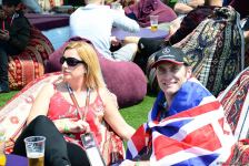 Fans of Formula 1 SOCAR Azerbaijan Grand Prix at Baku Boulevard (PHOTO)